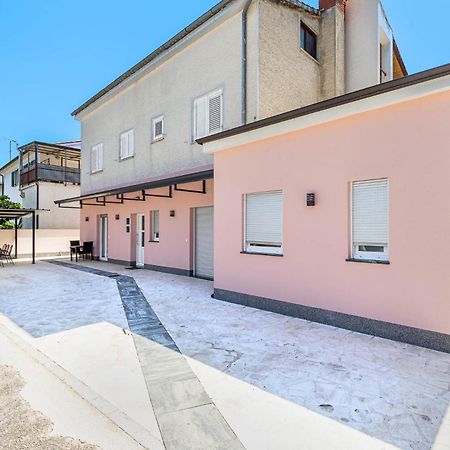 Rooms And Studio Flora Poreč Kültér fotó