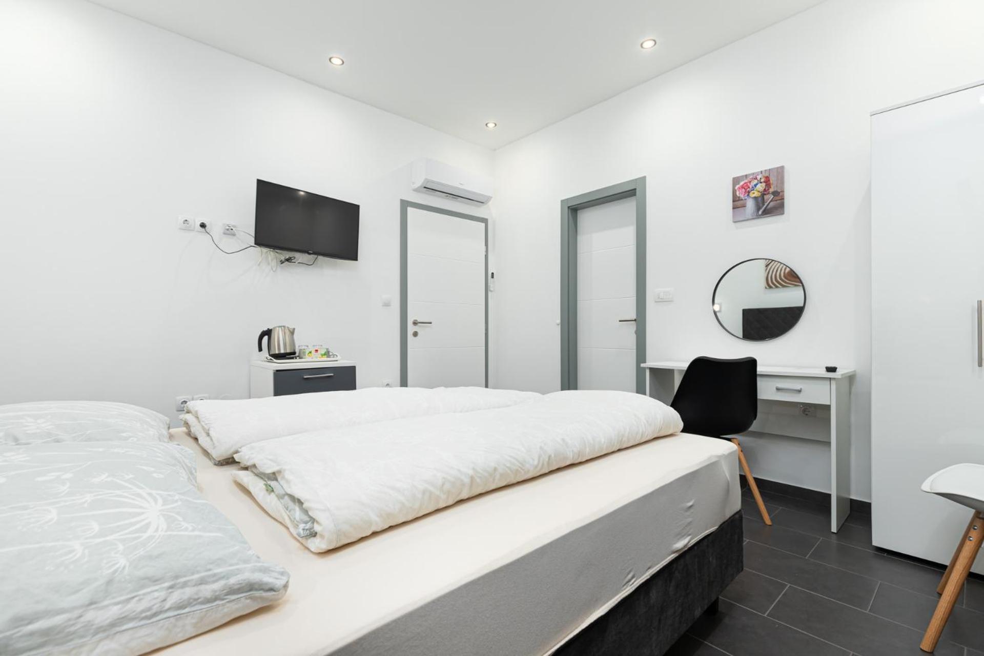 Rooms And Studio Flora Poreč Kültér fotó