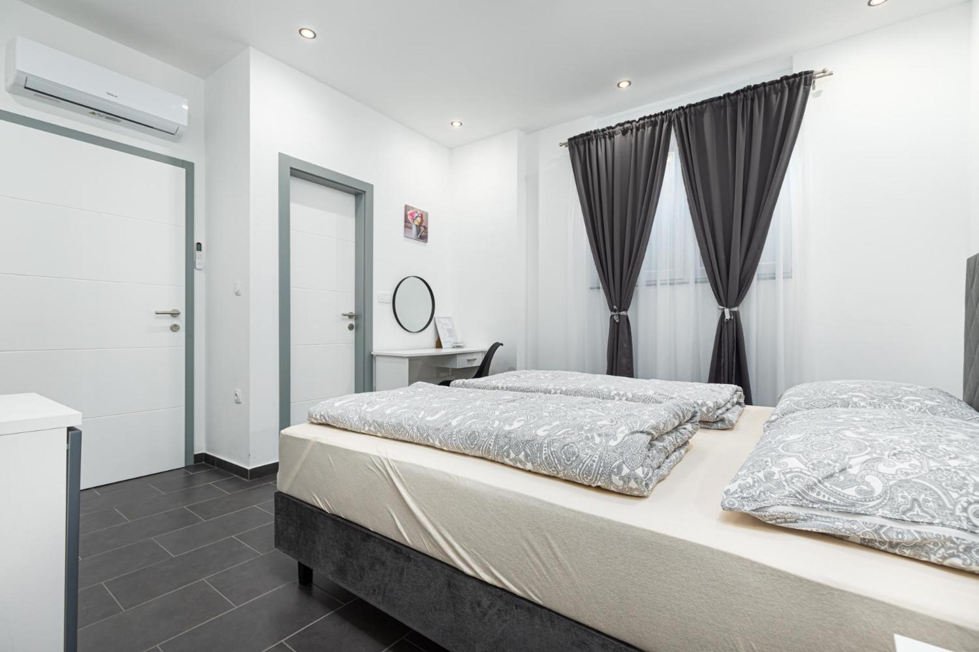 Rooms And Studio Flora Poreč Kültér fotó