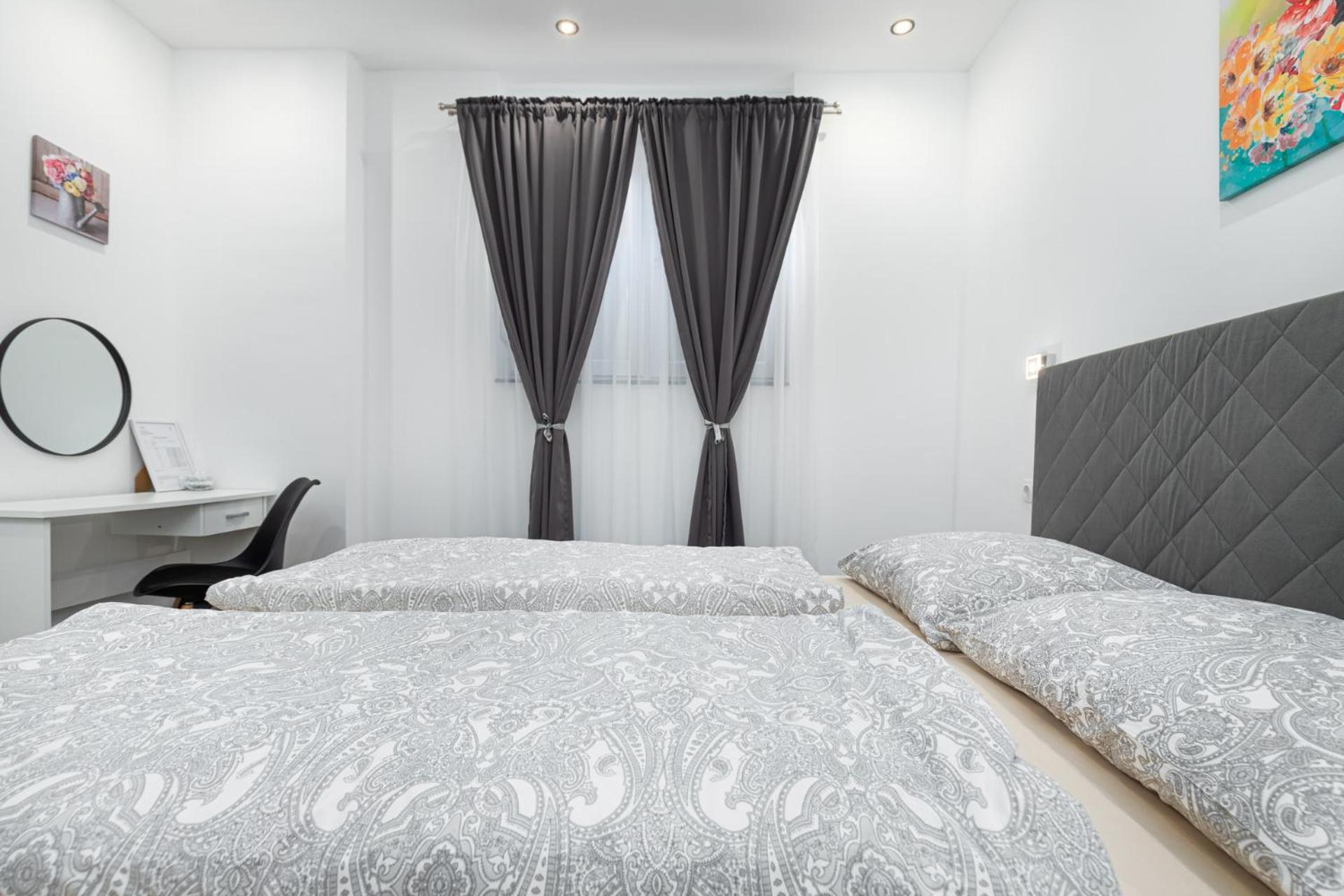 Rooms And Studio Flora Poreč Kültér fotó