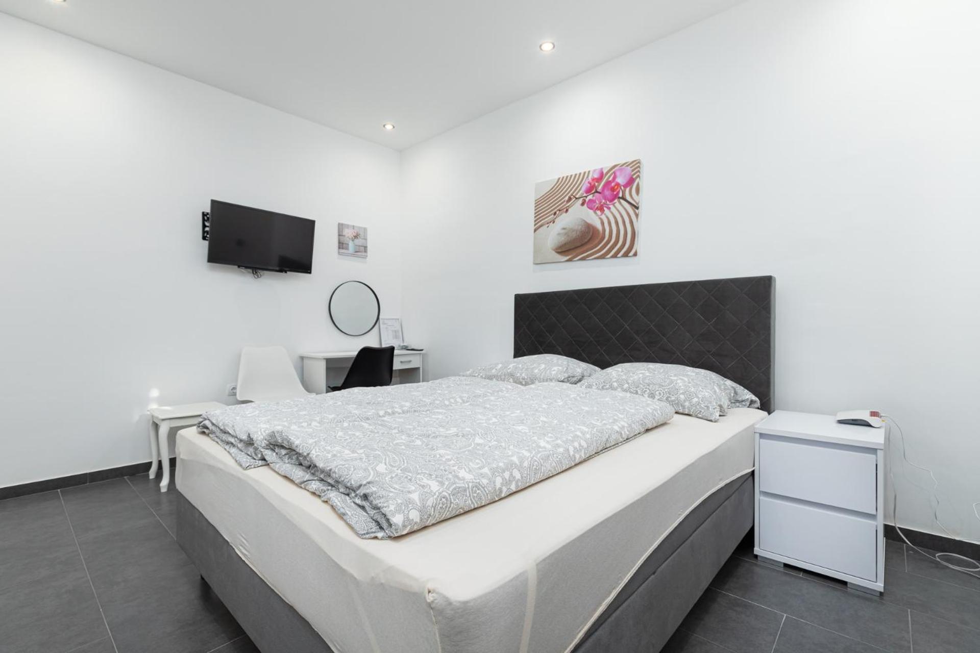 Rooms And Studio Flora Poreč Kültér fotó